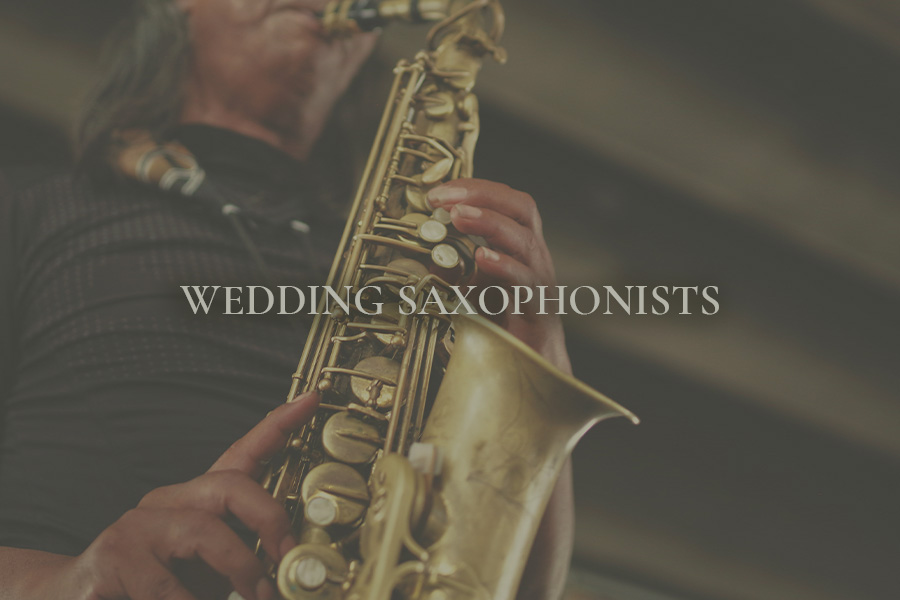 dorset-wedding-saxophonist-saxophone-close-up-bridesparks Close up of saxophone being played by wedding saxophonist at a Dorset wedding